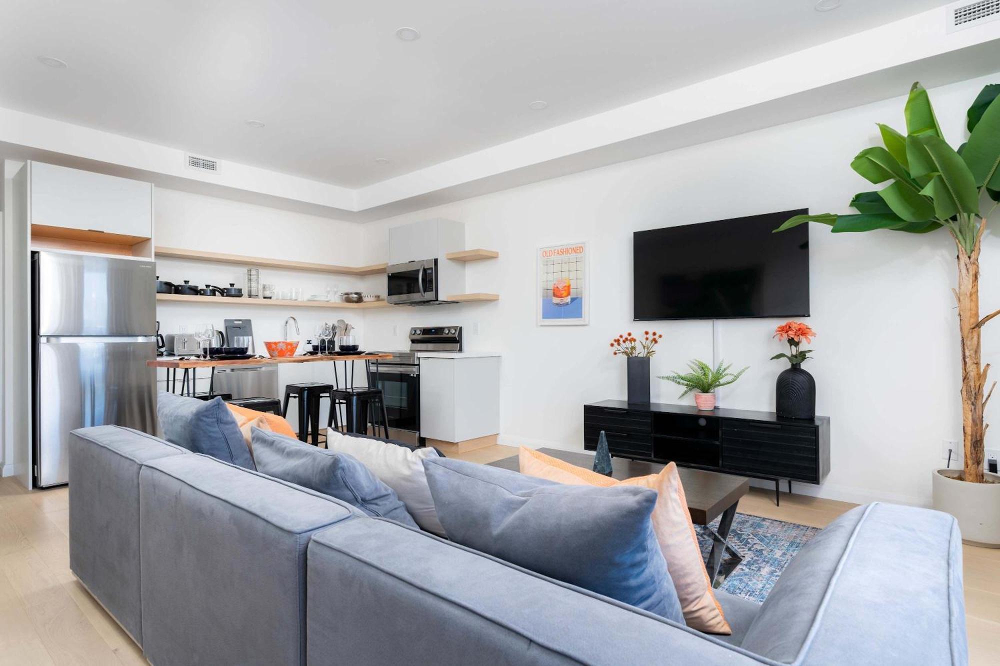 Apartment Large Victorian Sleeps 6 By Uoft