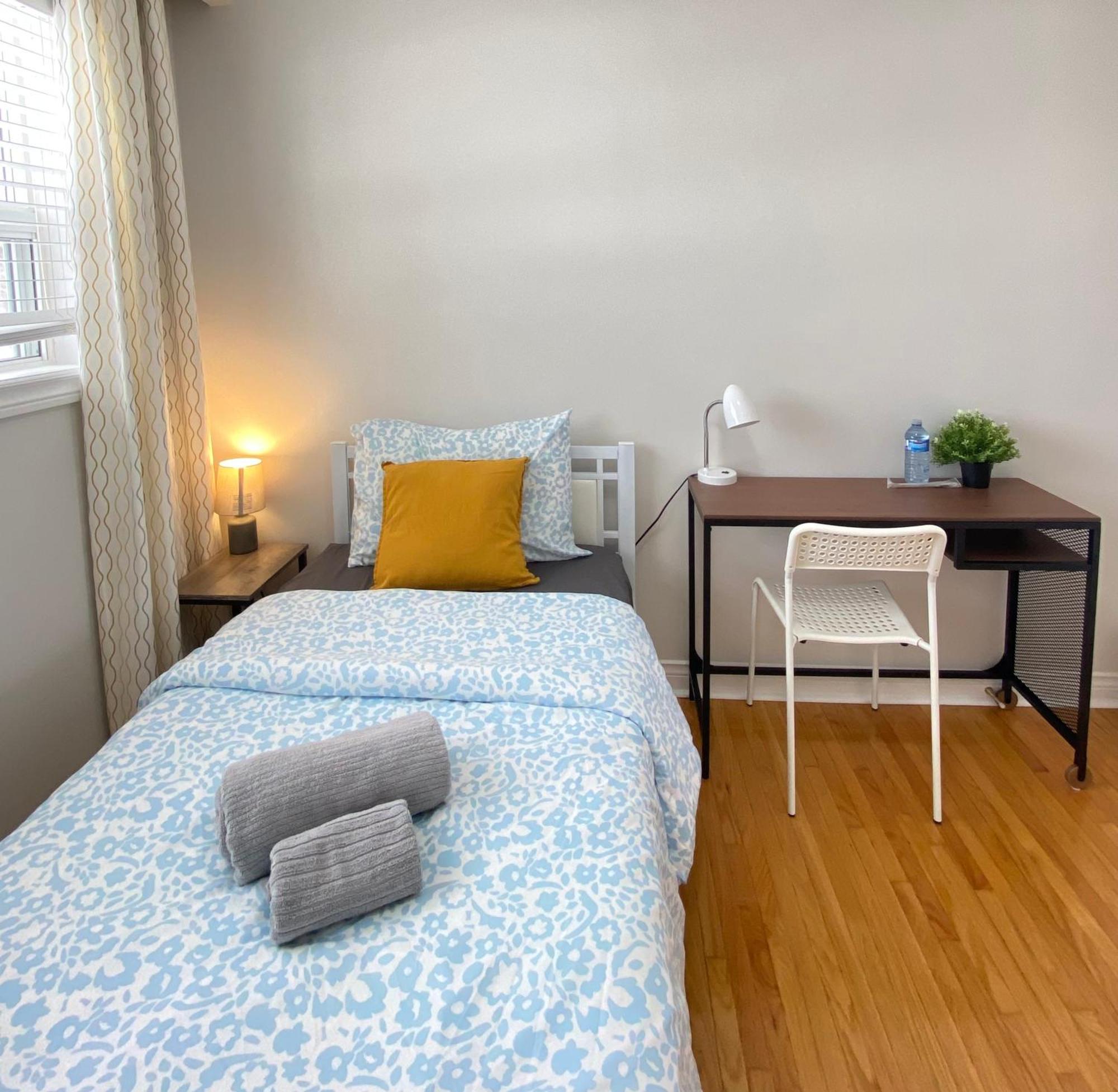 Sunny House - Main Floor, Free Parking, In *