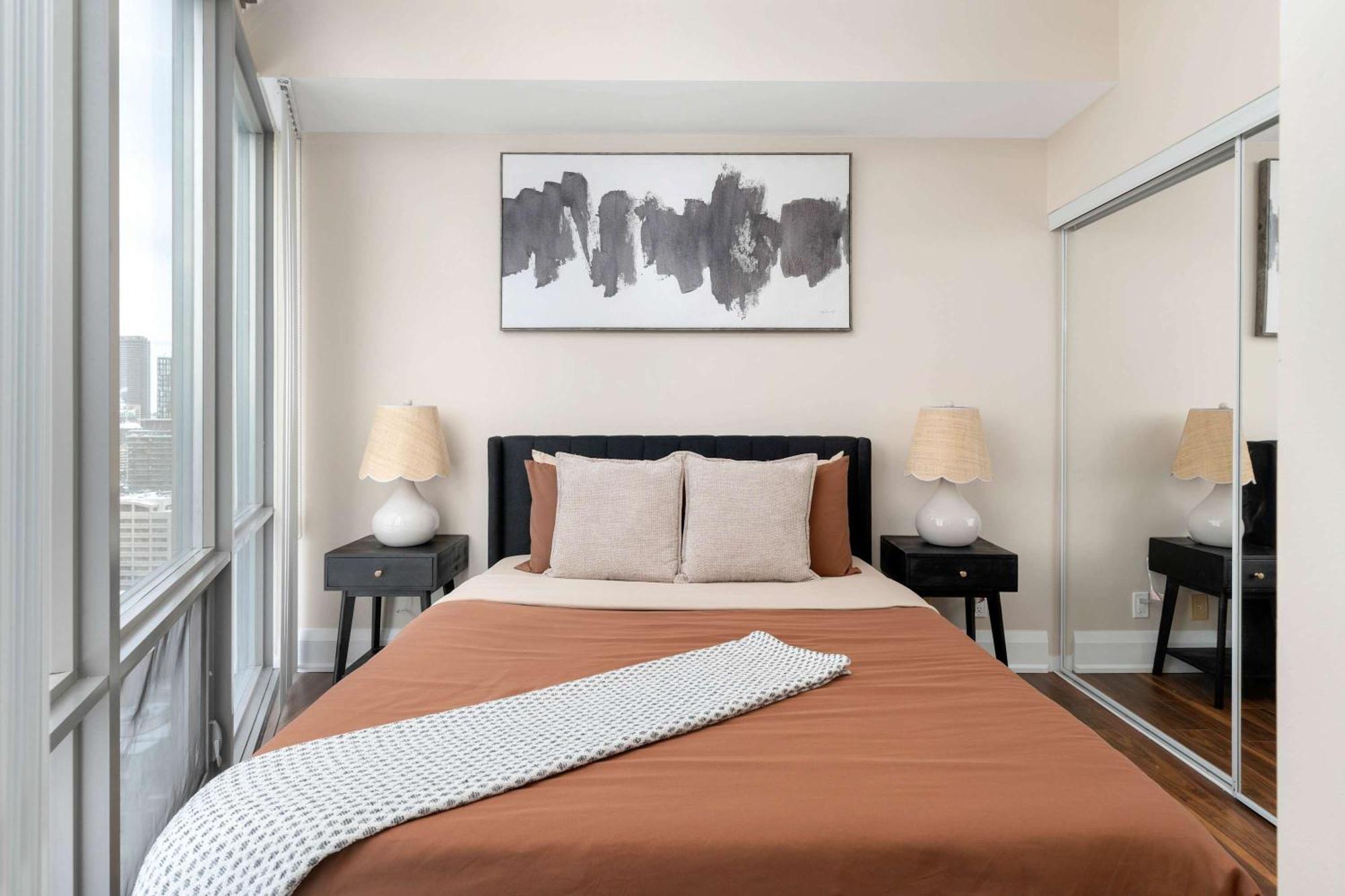 Apartment 2br 2ba Bay And Wellesley Yorkville Uoft