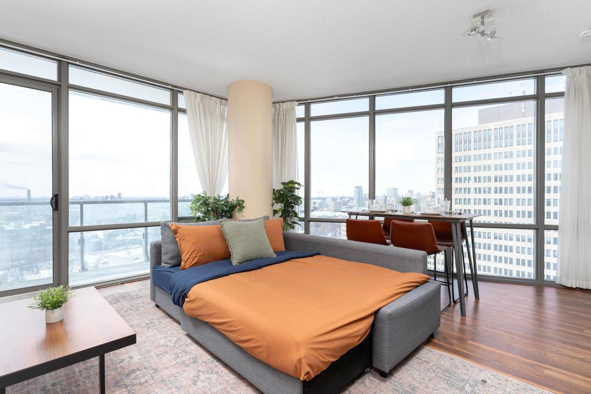 2br 2ba Bay And Wellesley Yorkville Uoft Apartment Toronto