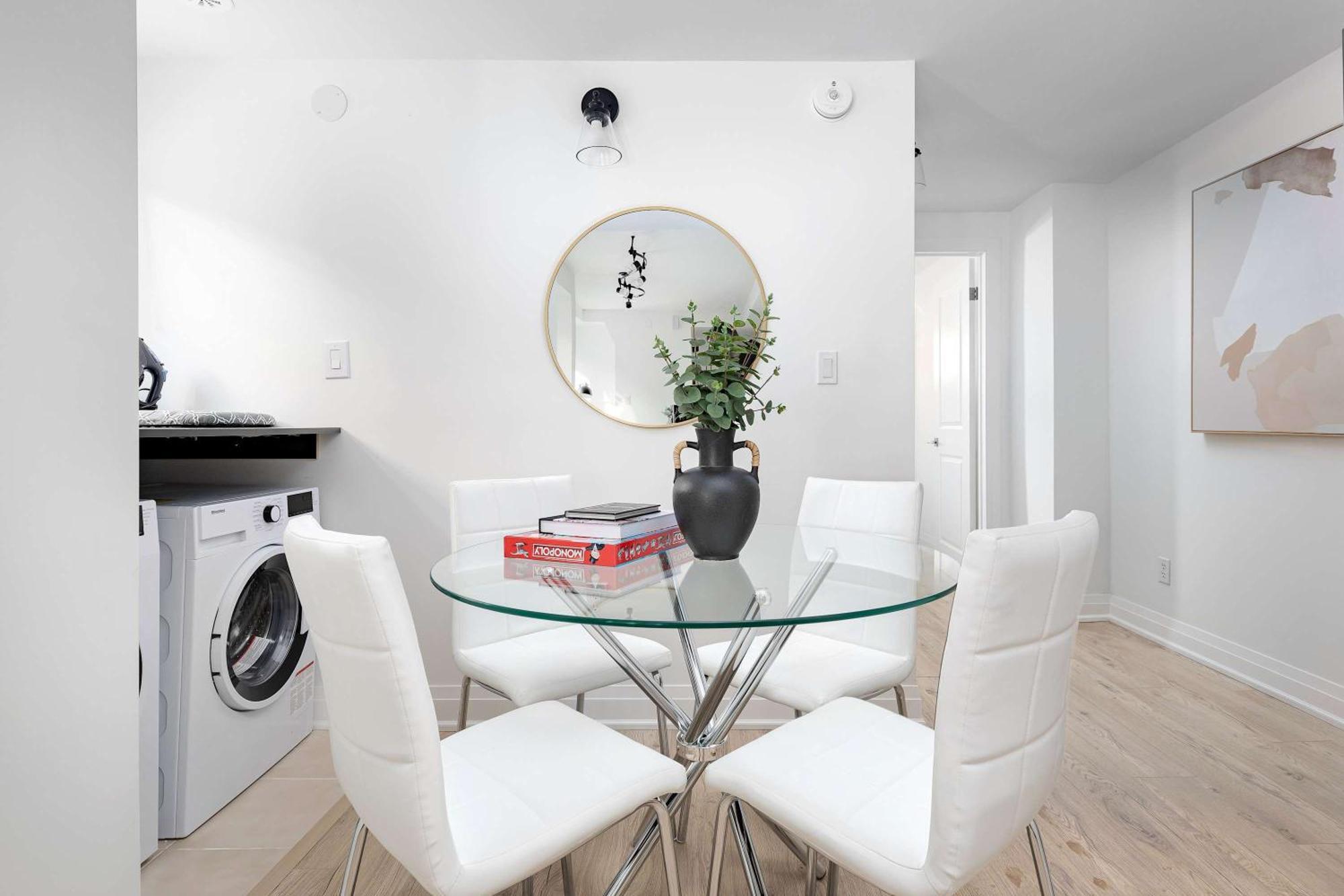Family Getaway Trendy Ossington Neighbourhood