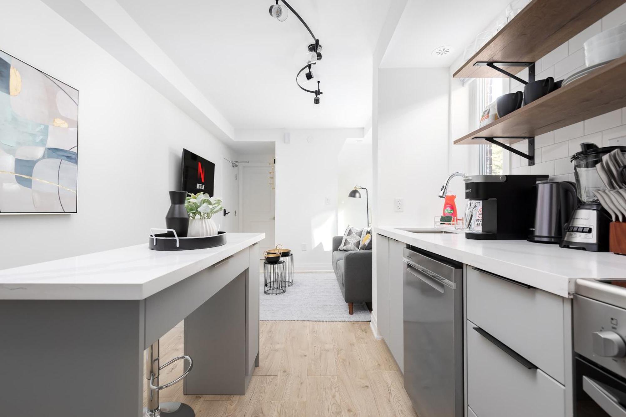 Family Getaway Trendy Ossington Neighbourhood Toronto