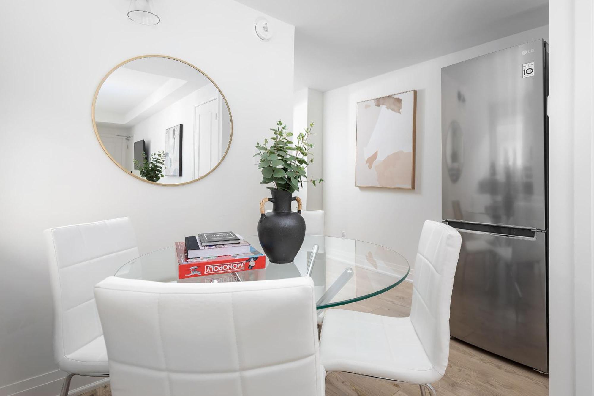 Family Getaway Trendy Ossington Neighbourhood * Toronto