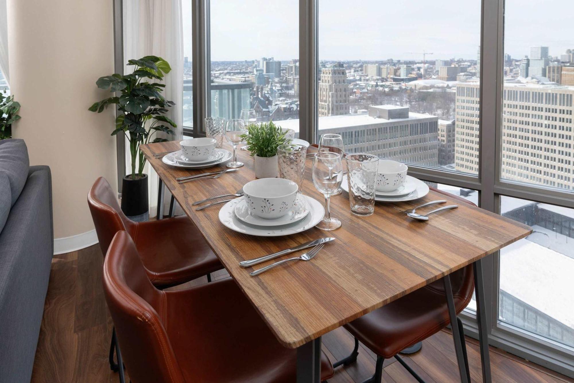 Apartment 2br 2ba Bay And Wellesley Yorkville Uoft Toronto
