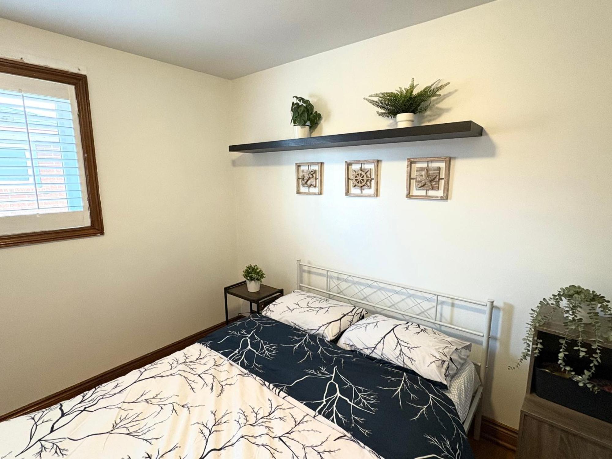 9 Mins To Pareson Ariport Homestay Toronto