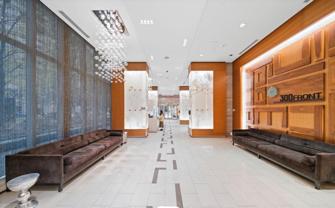 Comfort Front Cn Tower View & Free Parking Apartment *