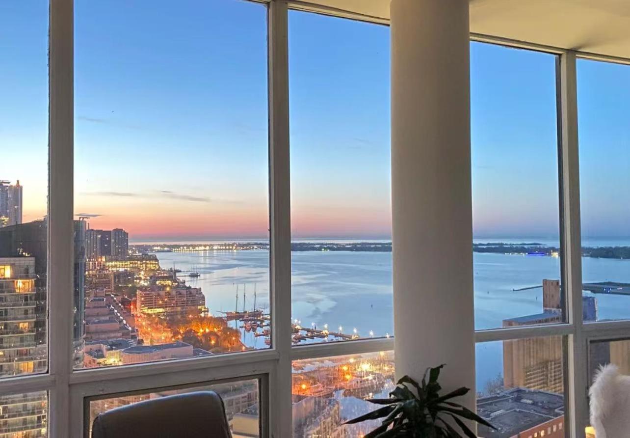 Apartment 6 Guests Modern With Views Near Cn Tower Fully Equipped *