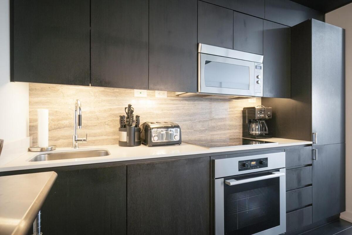 Charming 4Br Downtown Townhome Near Cn Tower Free Parking * Toronto
