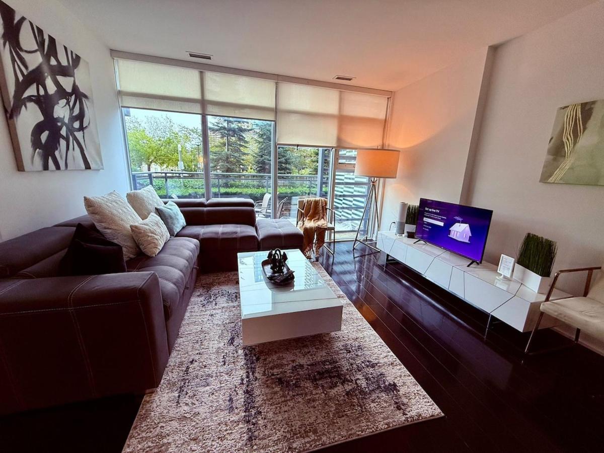 Charming 4Br Downtown Townhome Near Cn Tower Free Parking Apartment Toronto
