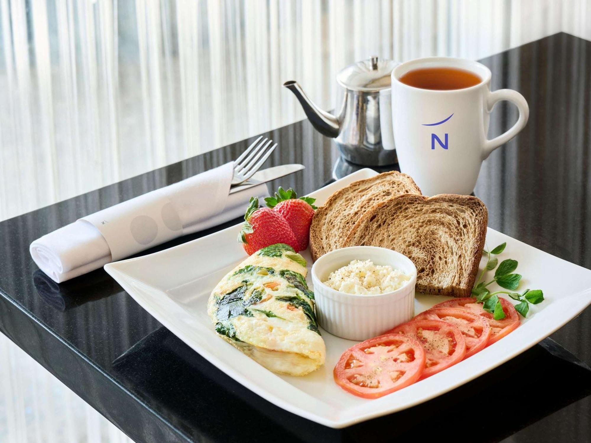 Novotel North York Hotel