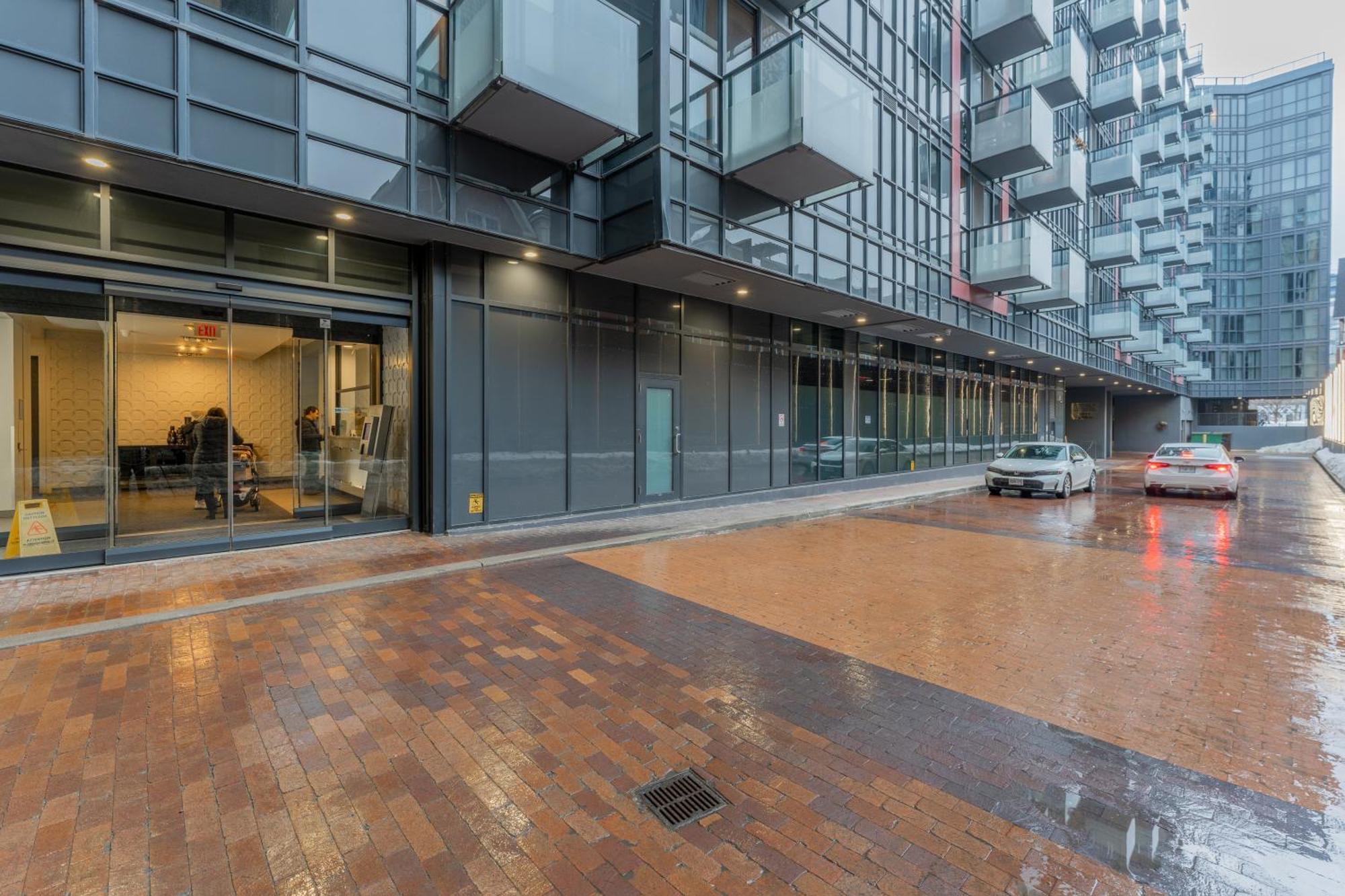 Apartment Entertainment District - King Bed - Close To Core - Dome - Scotiabank - Cne - York - Near King St W *