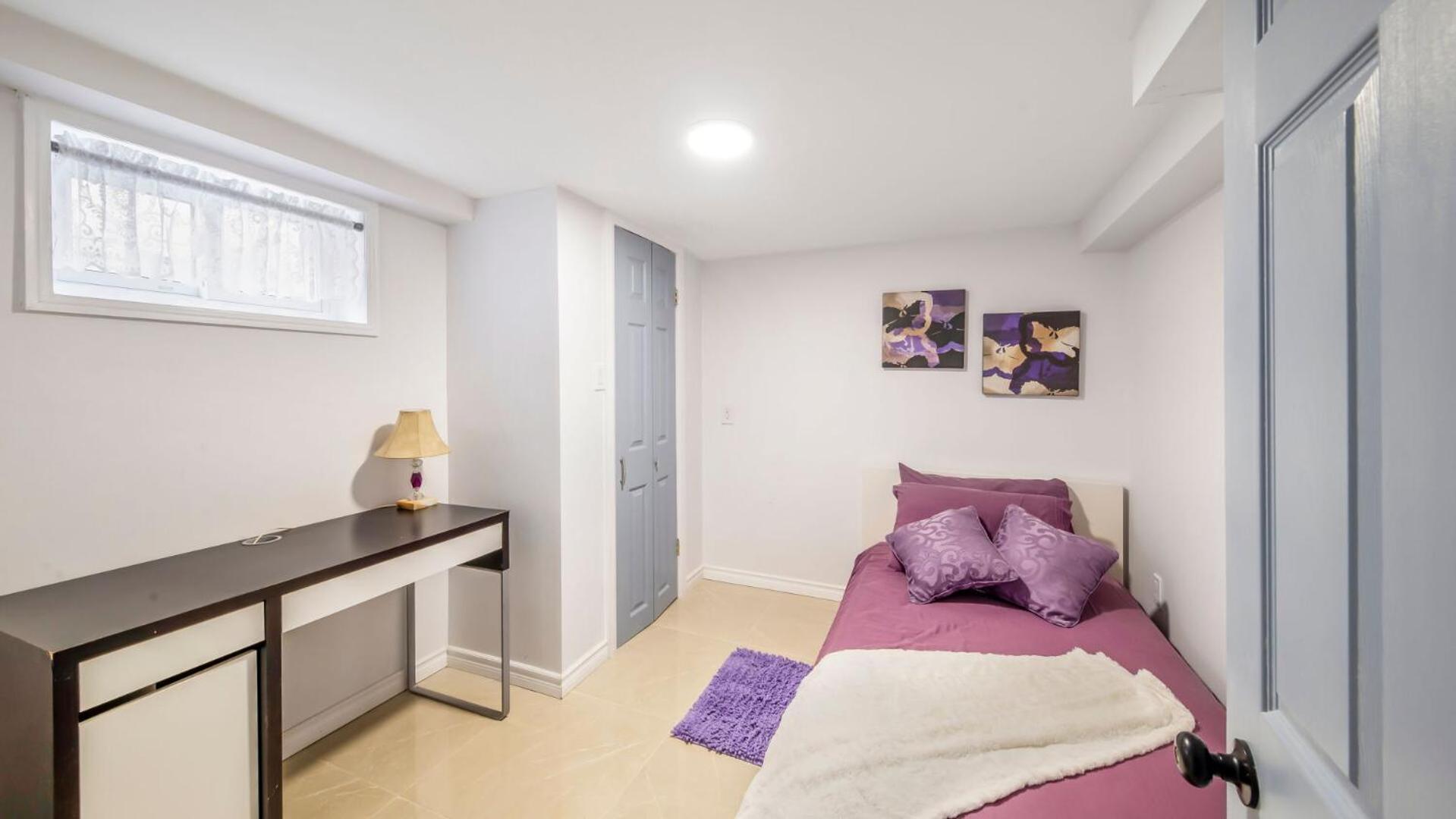 Apartment 2 Bedroom East-york