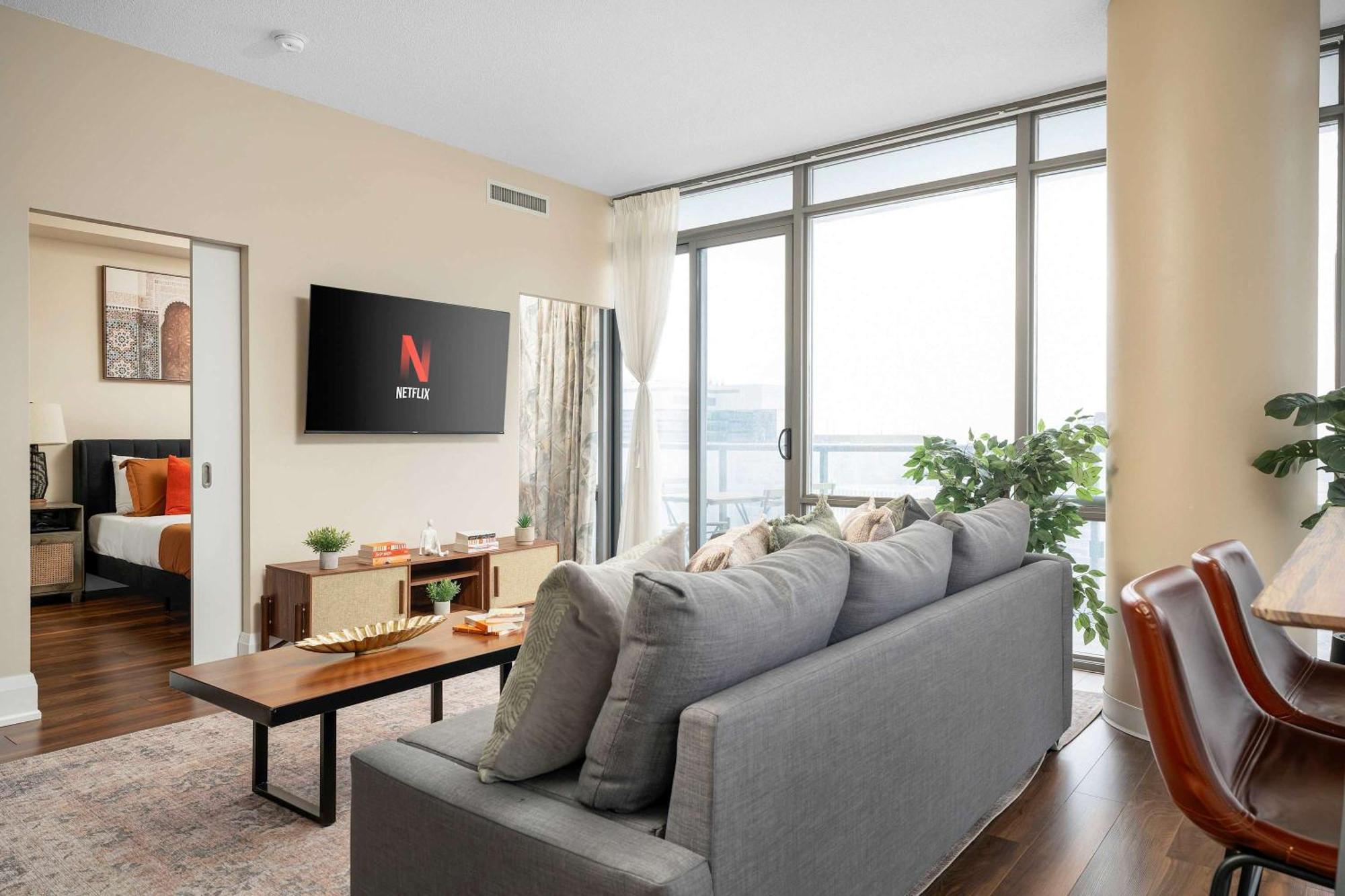 2br 2ba Bay And Wellesley Yorkville Uoft Apartment *