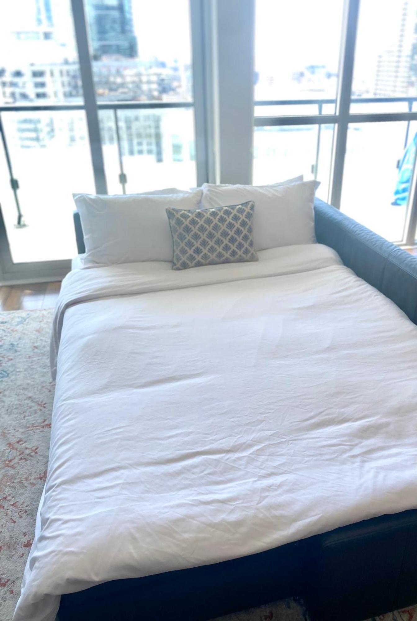 Apartment - Free Parking, Views, Near Cn Tower *