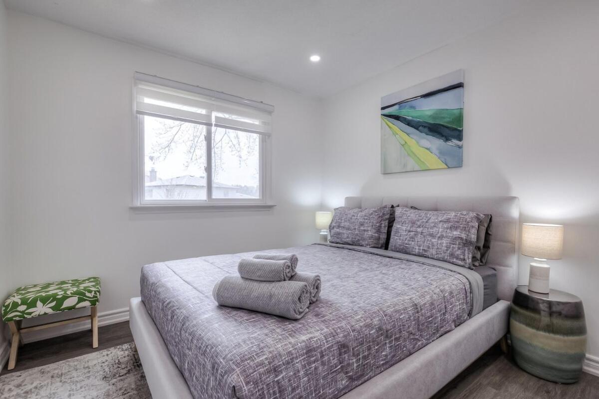Villa Modern Designed 3br Lavish Toronto
