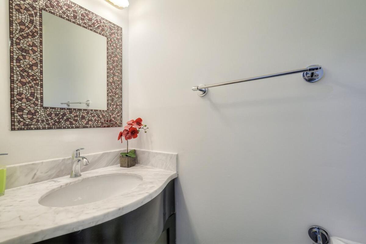 Modern Designed 3br Lavish