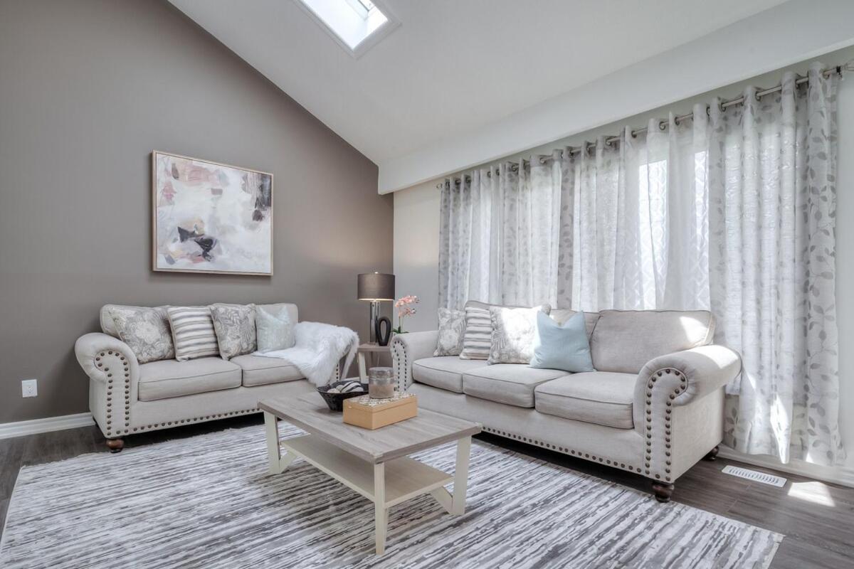 Modern Designed 3br Lavish Villa Toronto