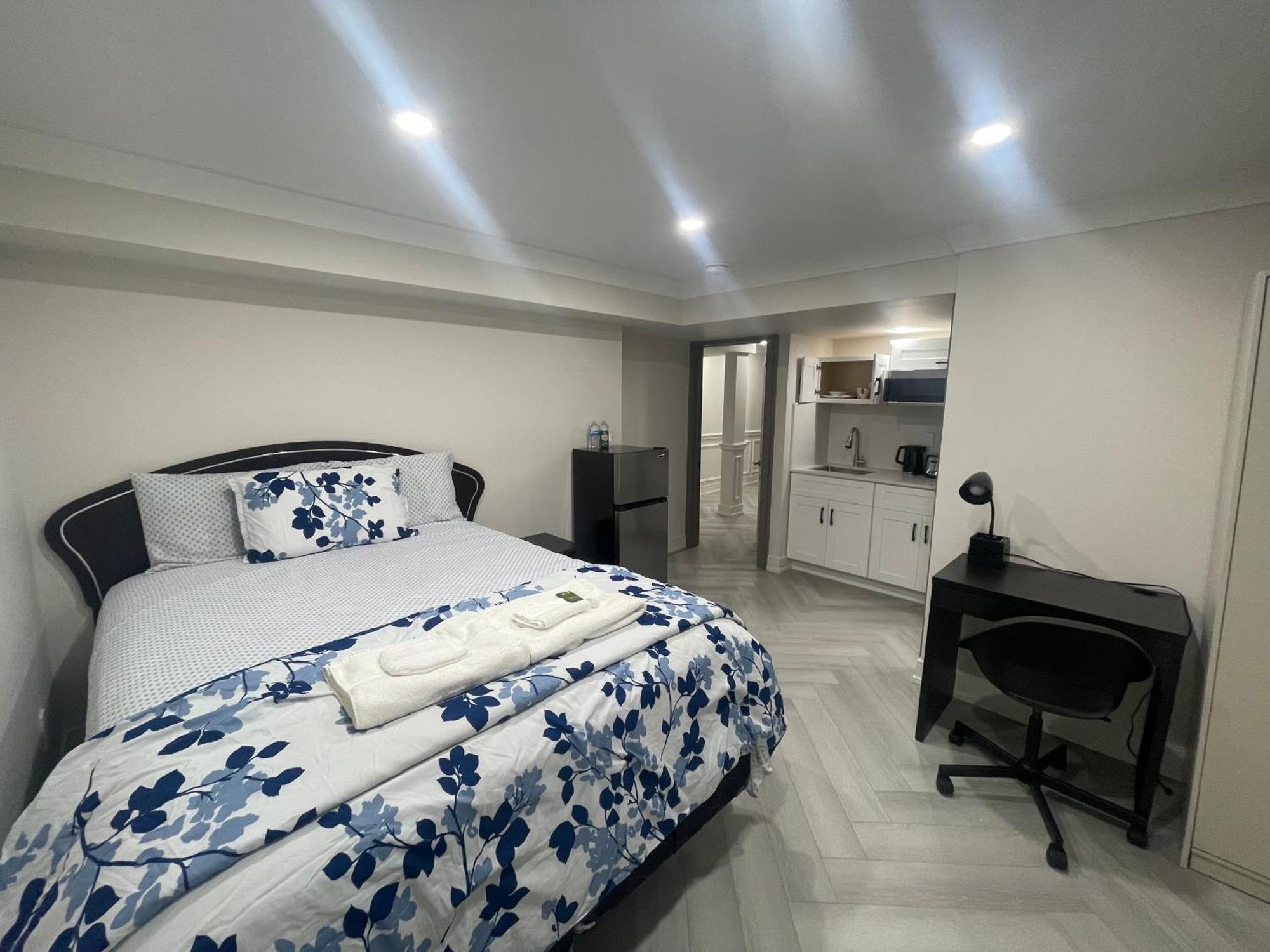 Privatunterkunft Cozy Basement With Free Parking In *