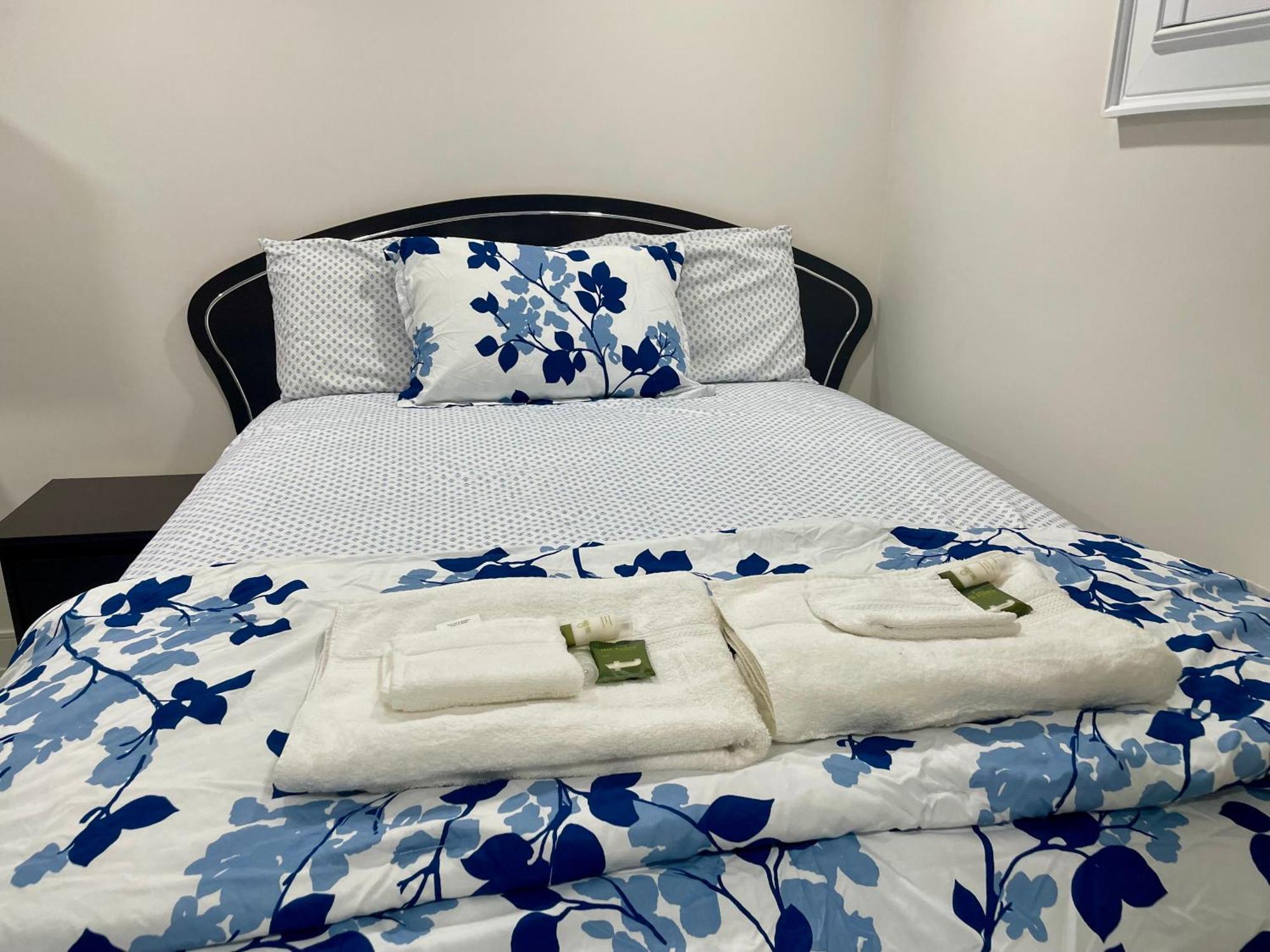 Privatunterkunft Cozy Basement With Free Parking In