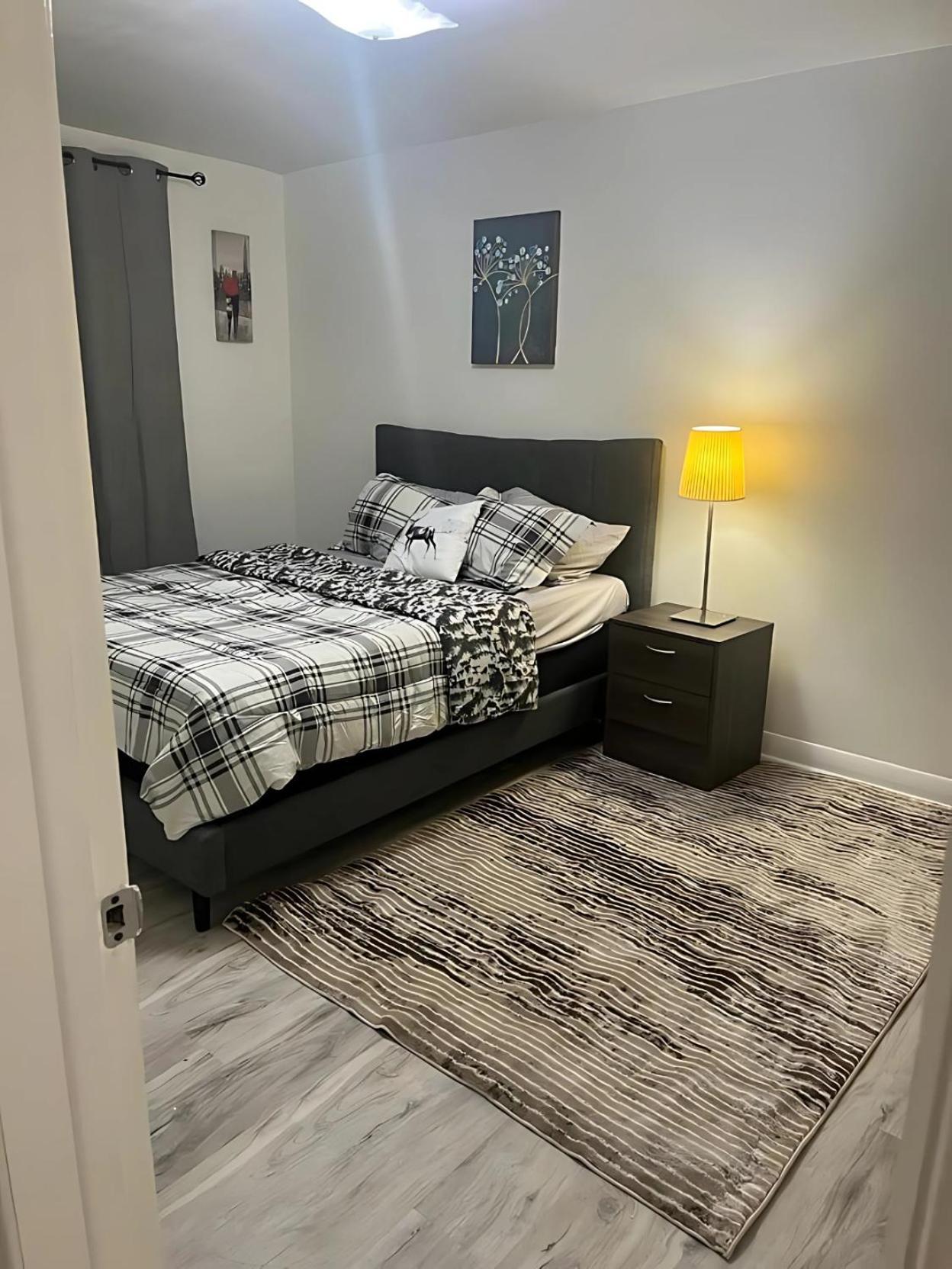 Apartment D's Toronto