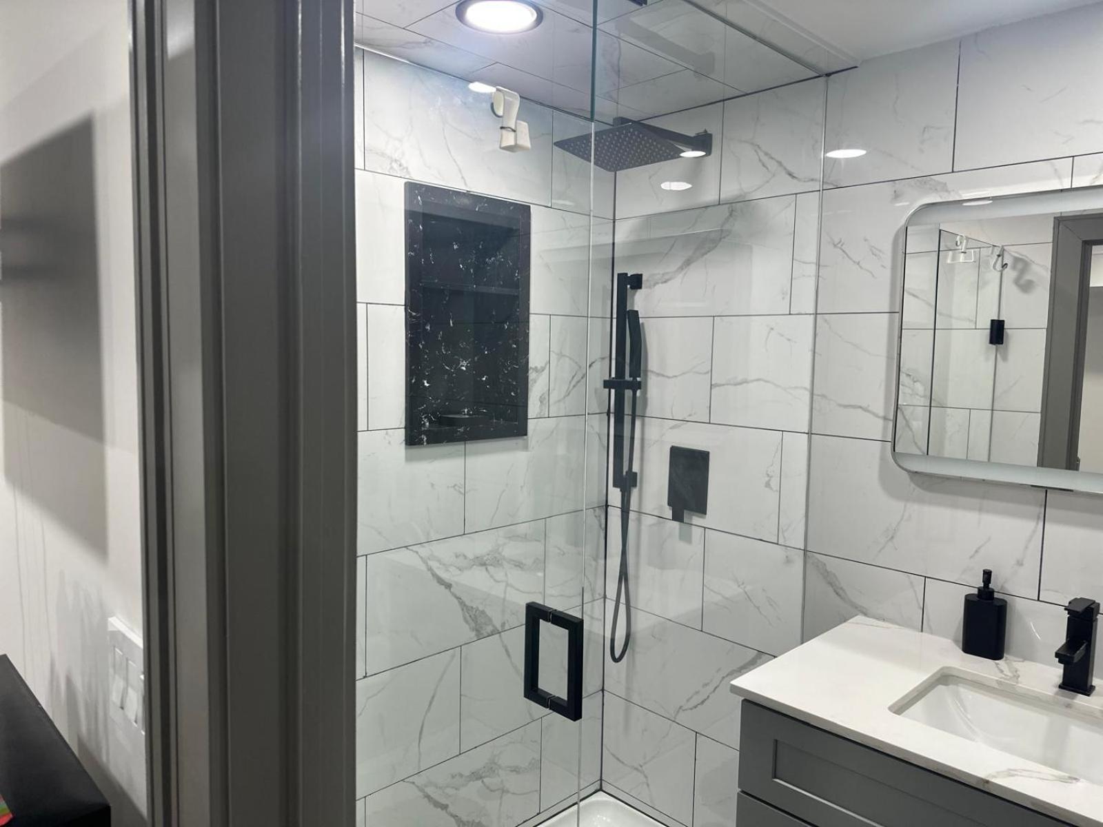 Privatunterkunft Cozy Basement With Free Parking In Toronto