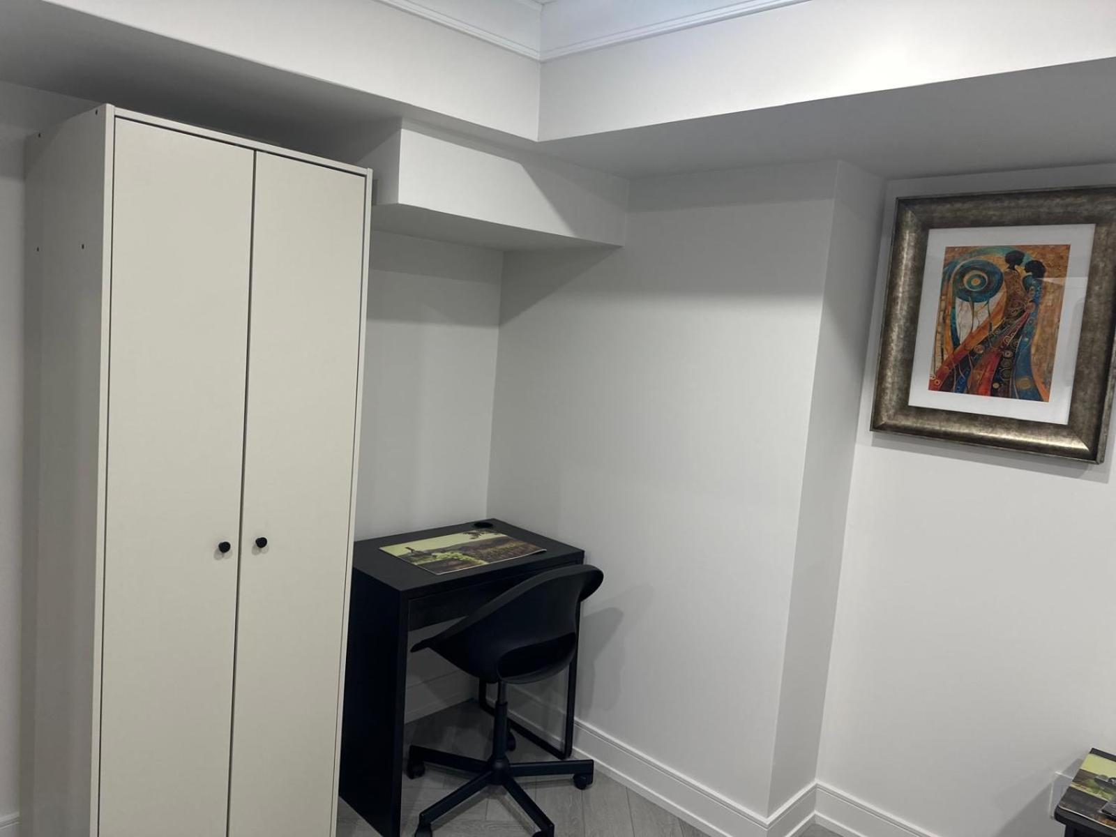 Privatunterkunft Cozy Basement With Free Parking In