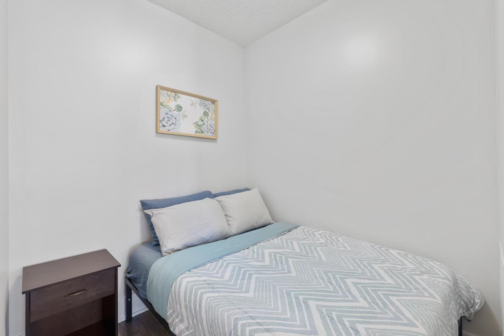 Cn Tower View 2 Bedroom Toronto