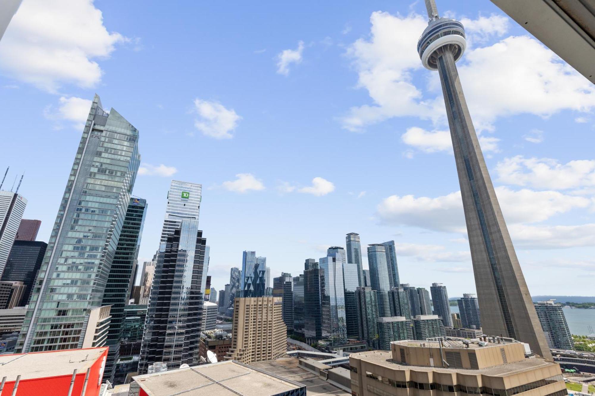 Cn Tower View 2 Bedroom