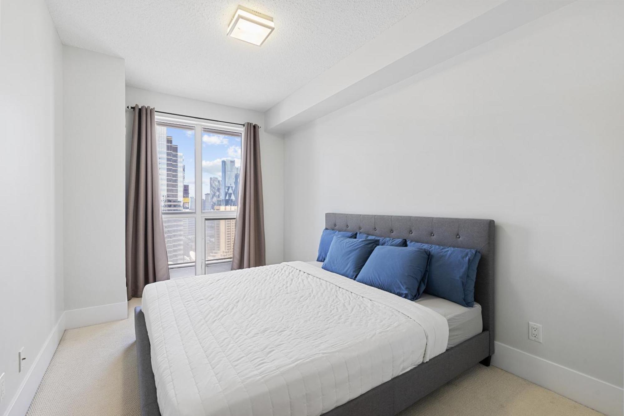 Cn Tower View 2 Bedroom Aparthotel