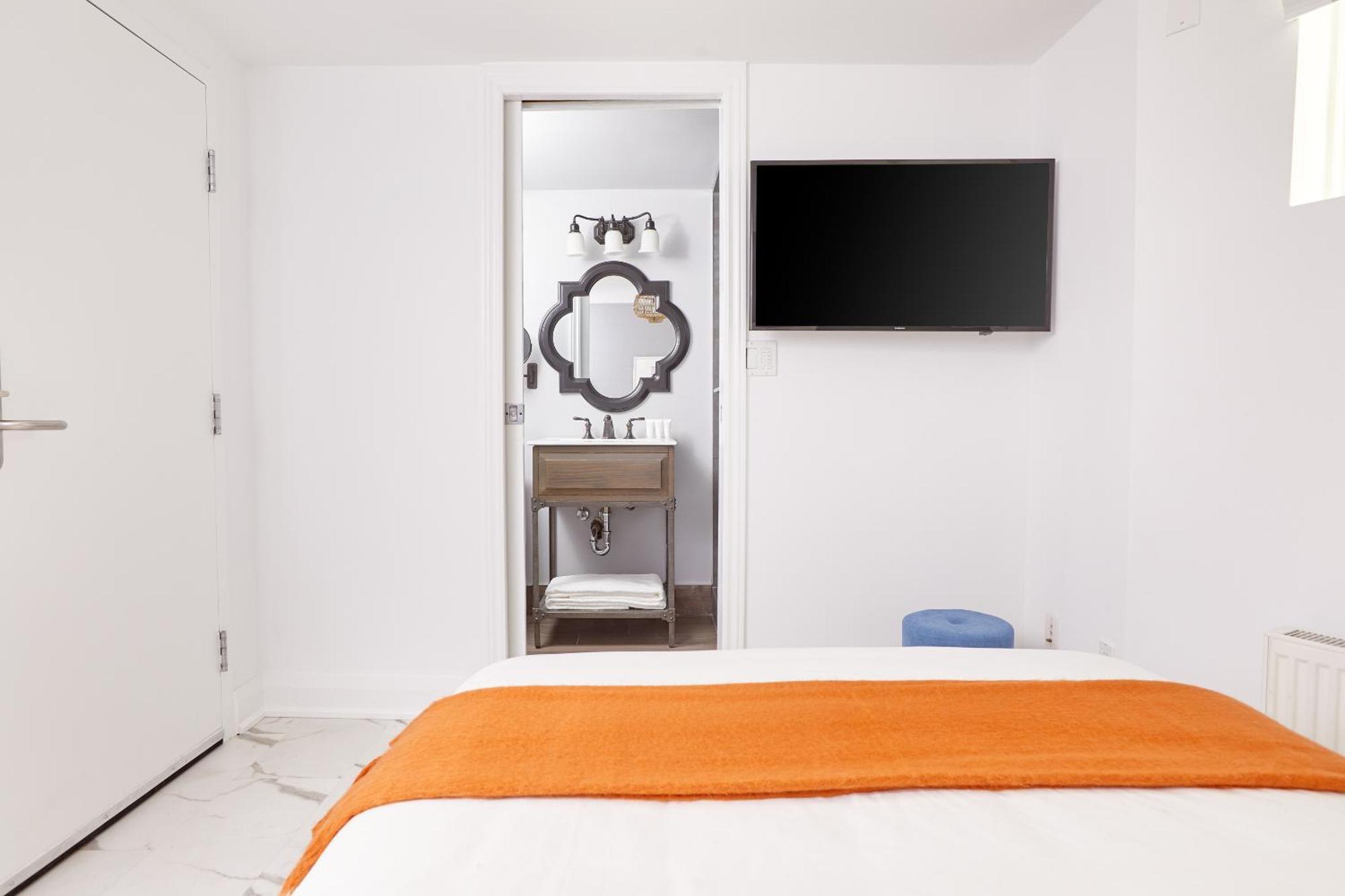 La Tumu Boutique Hotel Toronto