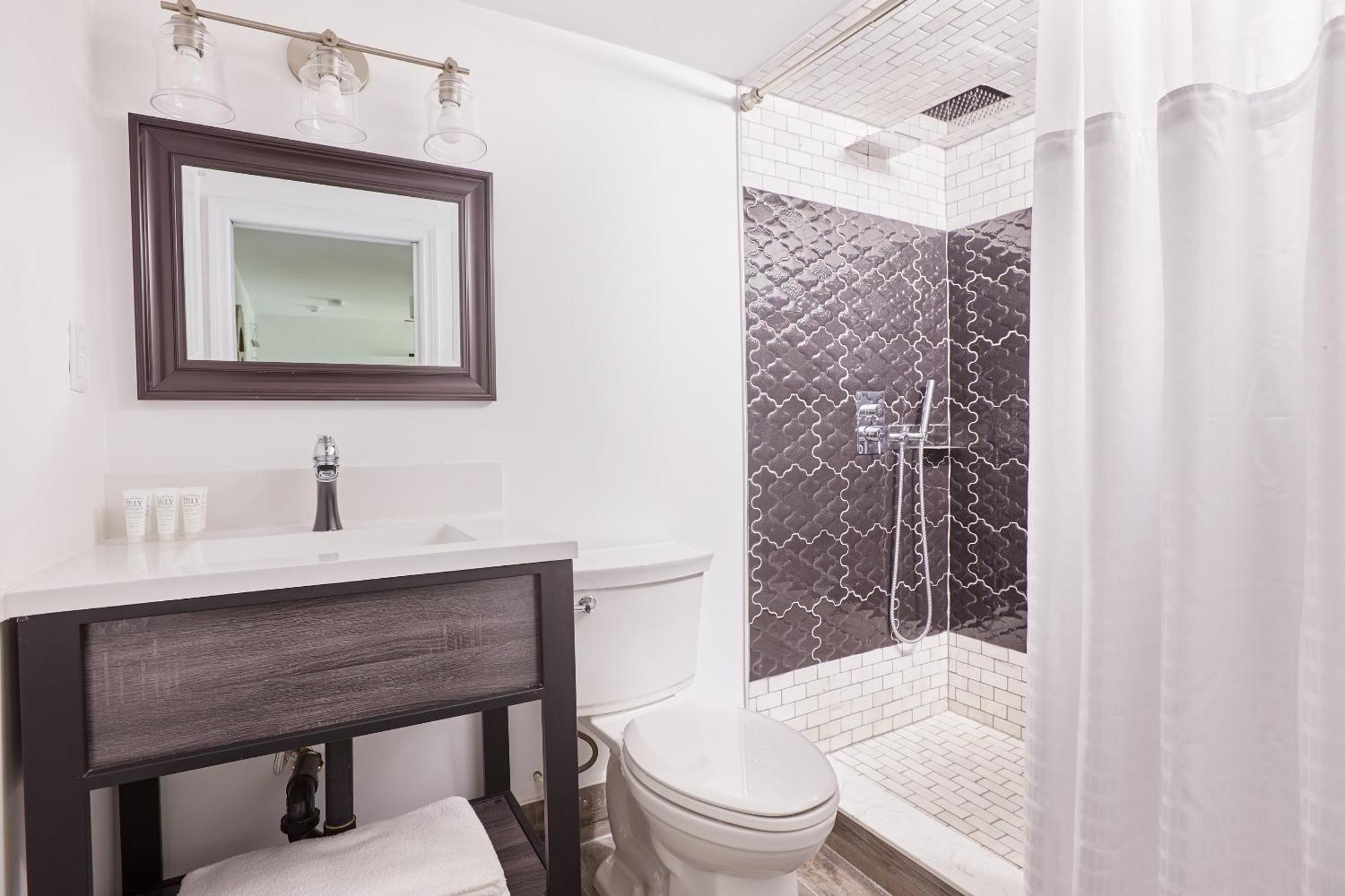 La Tumu Boutique Hotel Toronto
