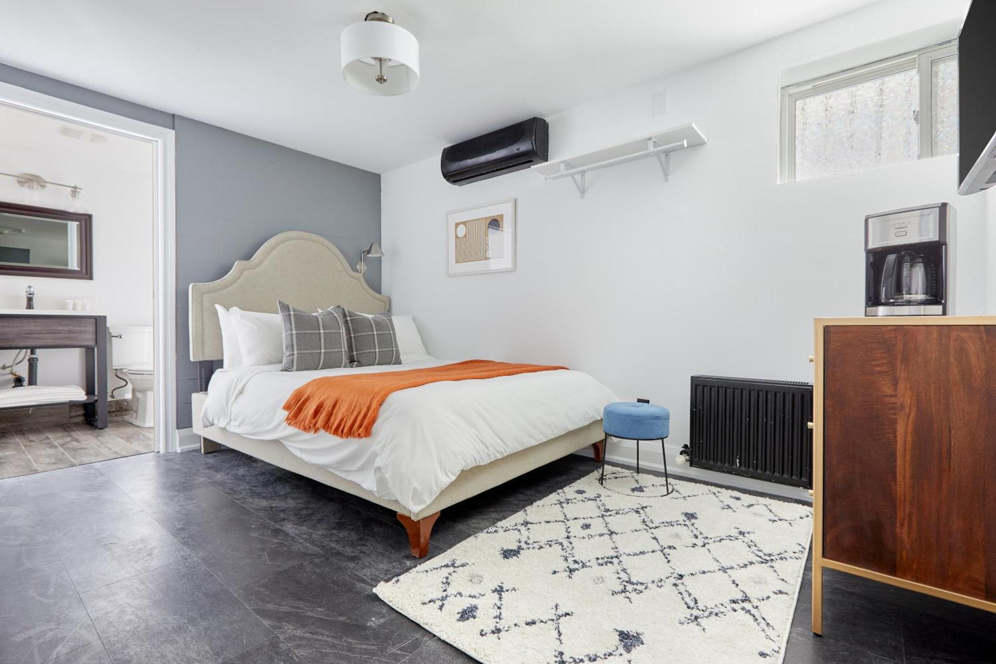 La Tumu Boutique 3* Toronto
