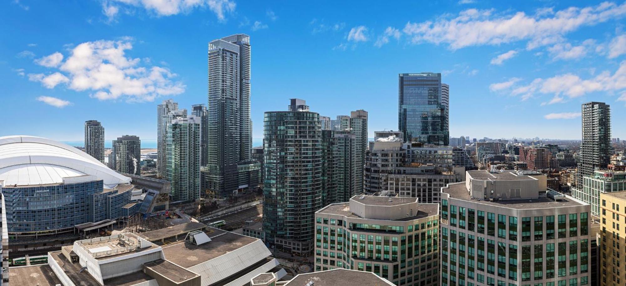 Apartment 3-bedroom In The Heart Of Downtown Walk To Shops And Attractions