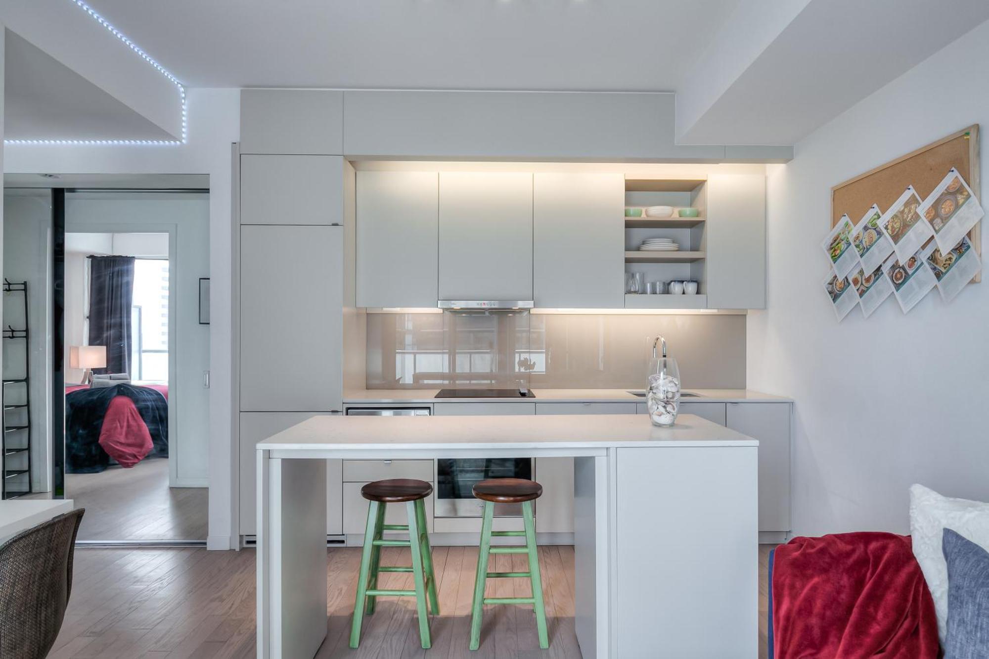 1 Bedroom With Views - 4 Sleeps Toronto