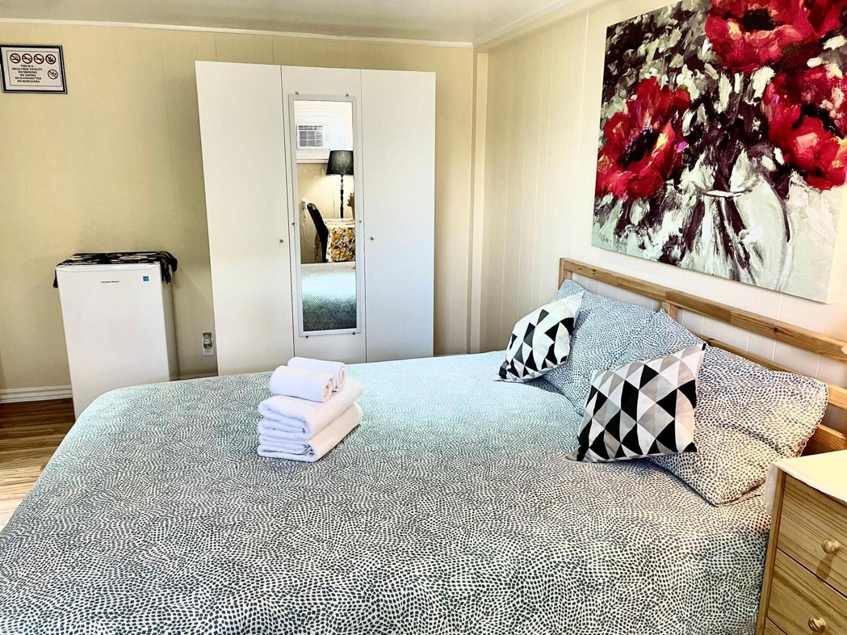 Homestay Bright&modern Space Perfect For Couple And Family Step To Public Transit In