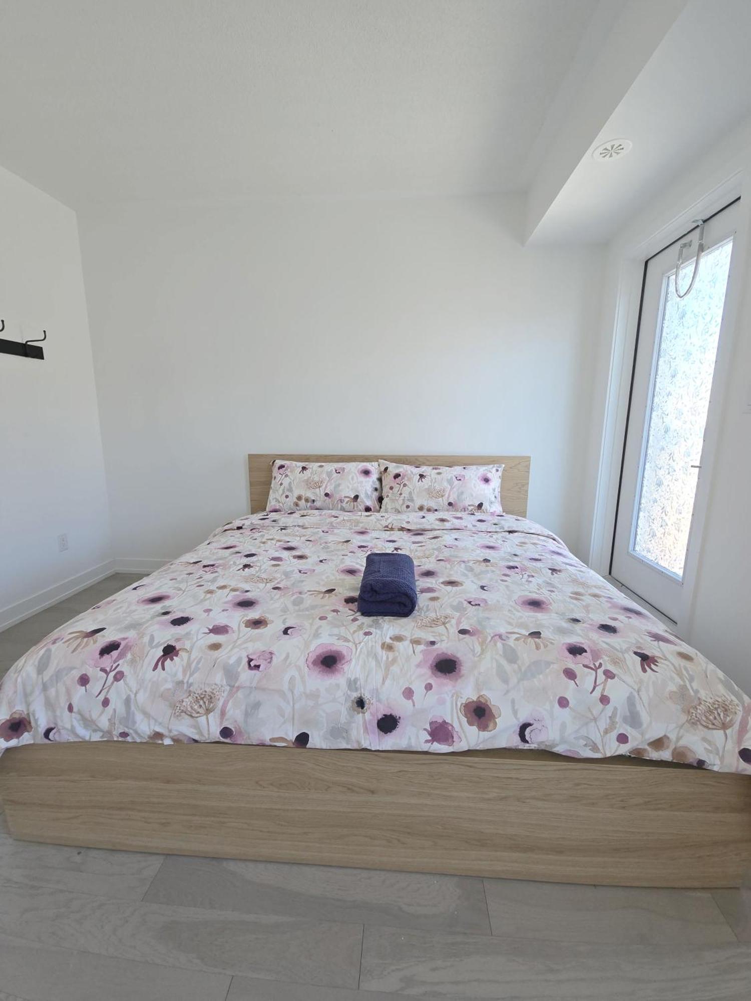 Modern Private Private Bathroom With King Bed With Tv And Balcony Midtown Downtown