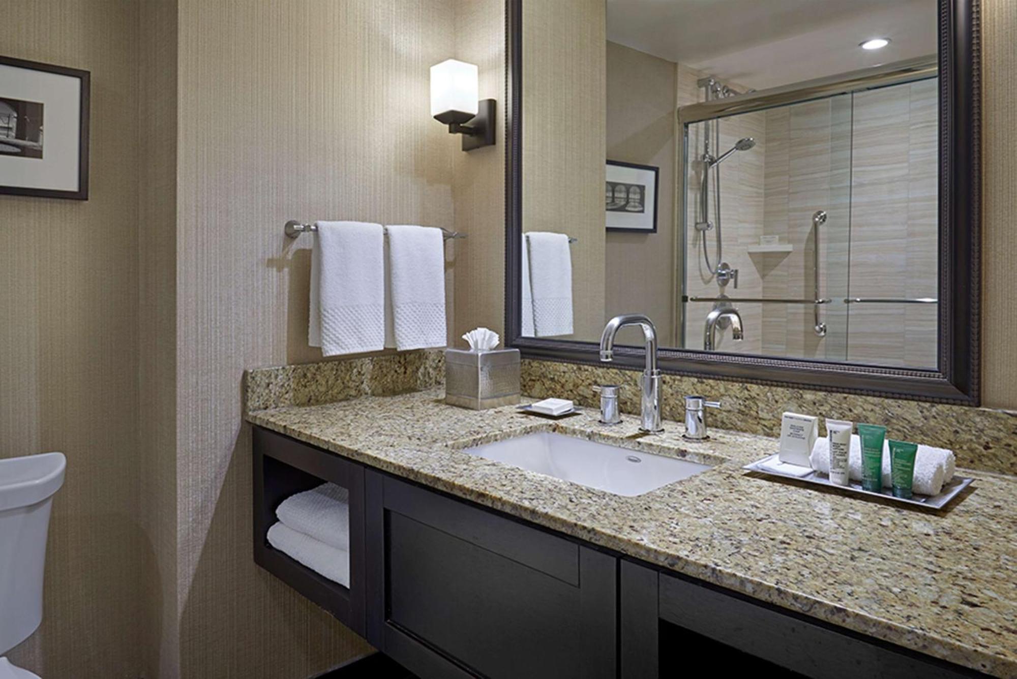 Hilton Hotel 4*