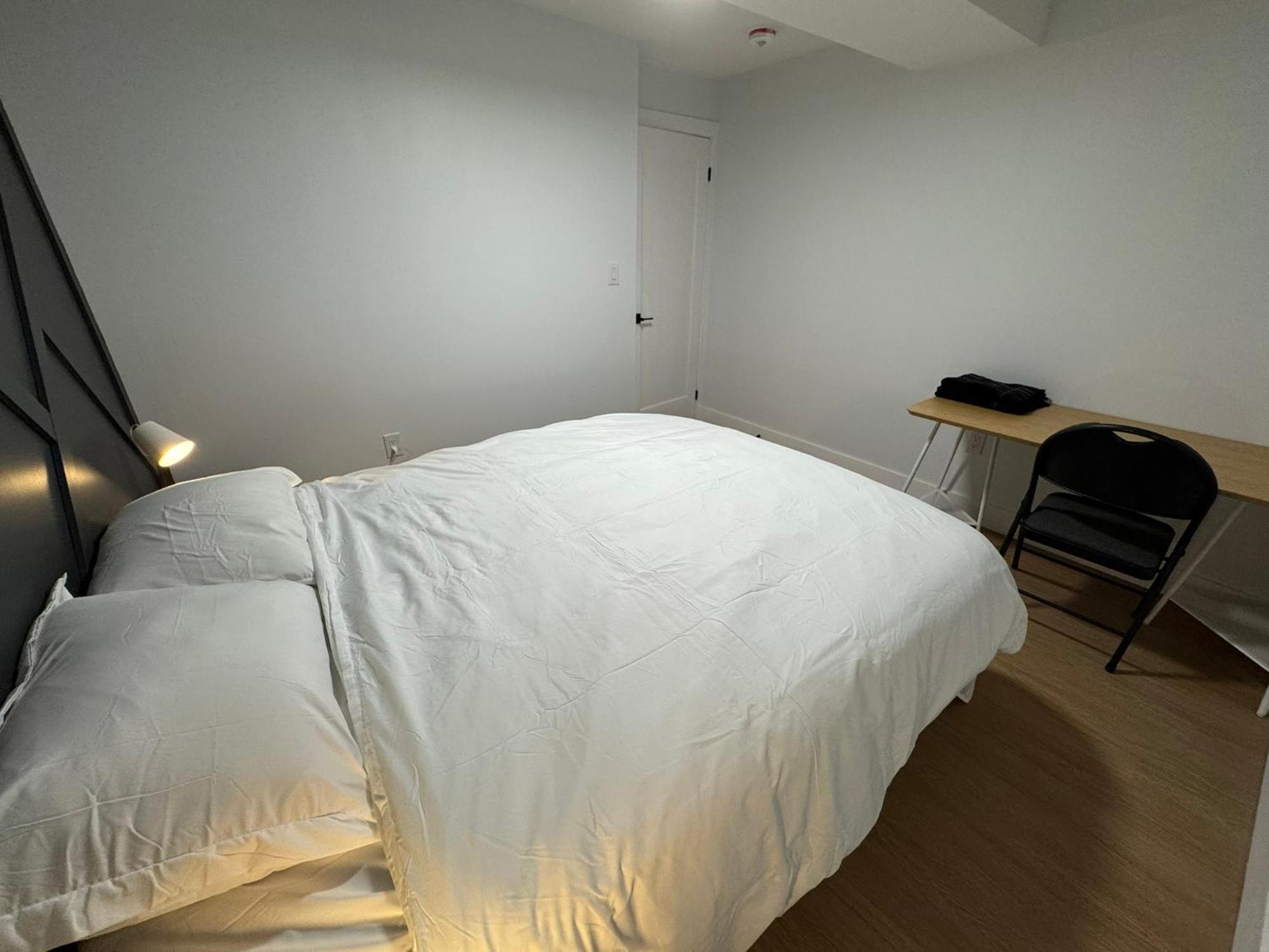 Apartment Entire Unit2 Airport Free Pkg Sep Entrance Newreno *