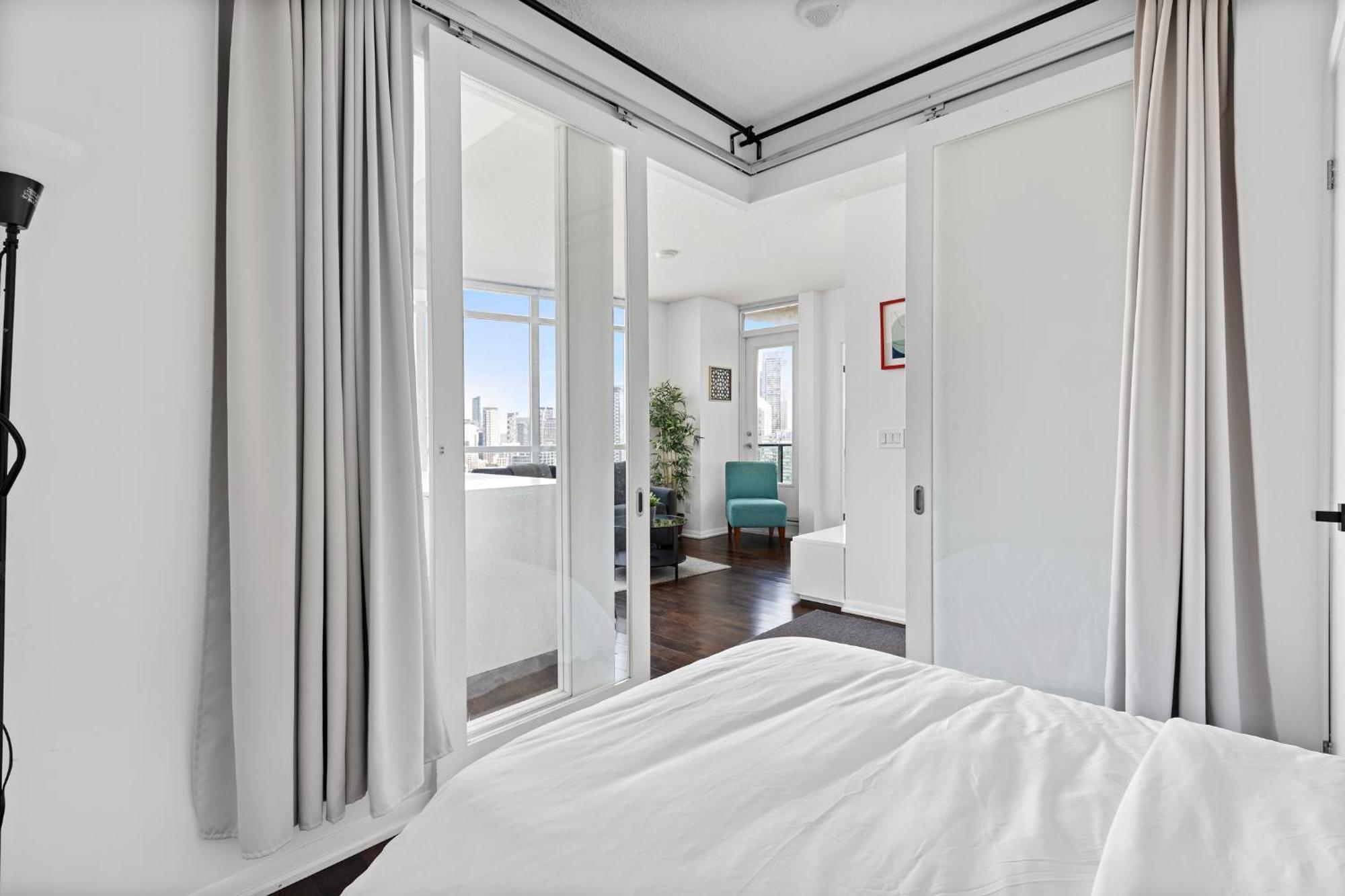 2 Bedroom With Amazing Views, Pool And Free Parking