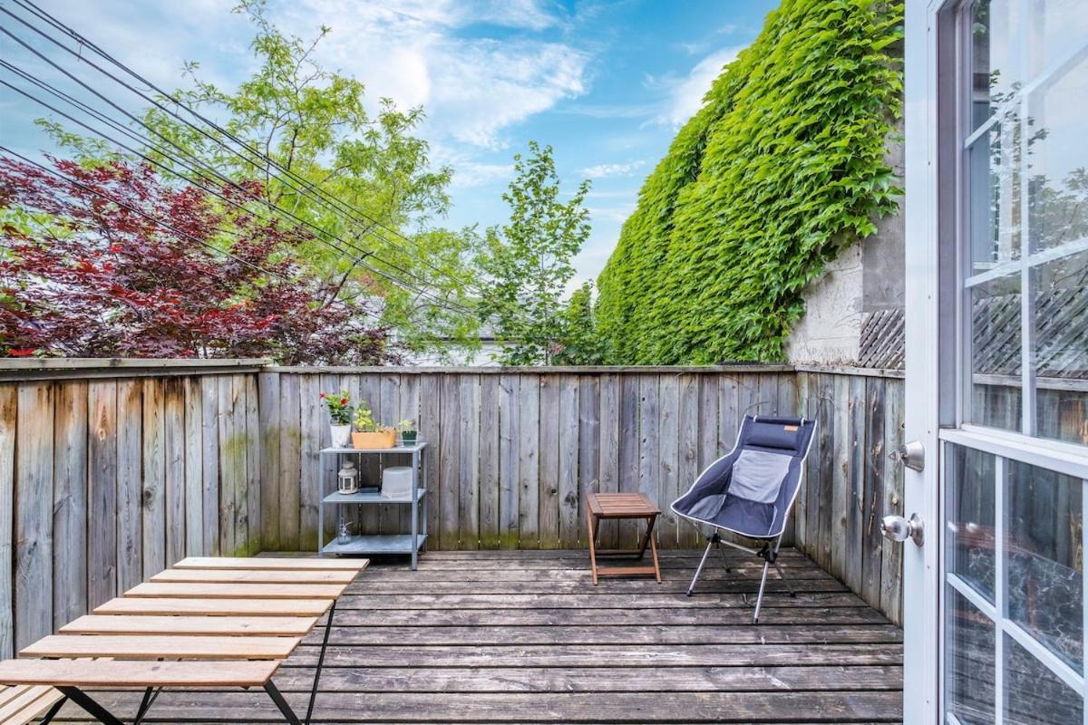 Modern Ossington 1 Bedroom *
