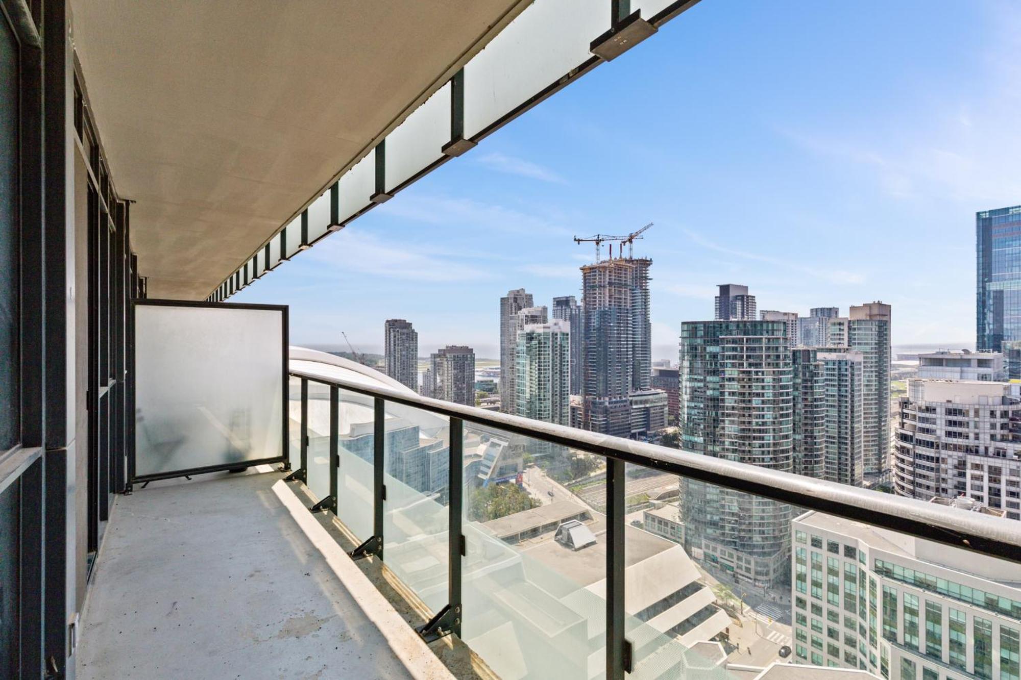 Views And Rogers Centre - 4beds - Free Parking * Toronto