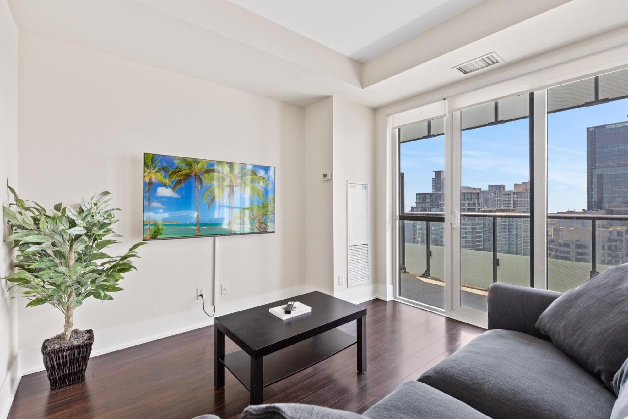 Views And Rogers Centre - 4beds - Free Parking Apartment