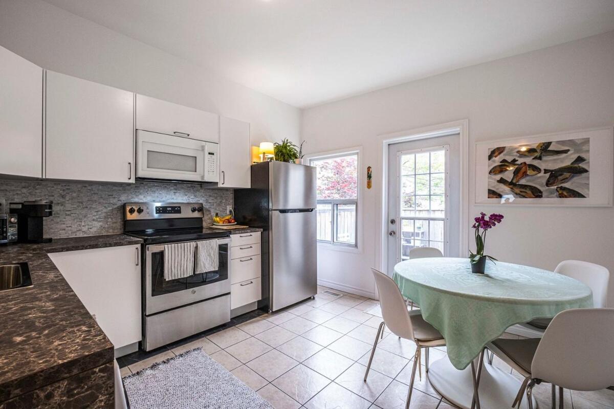 Modern Ossington 1 Bedroom