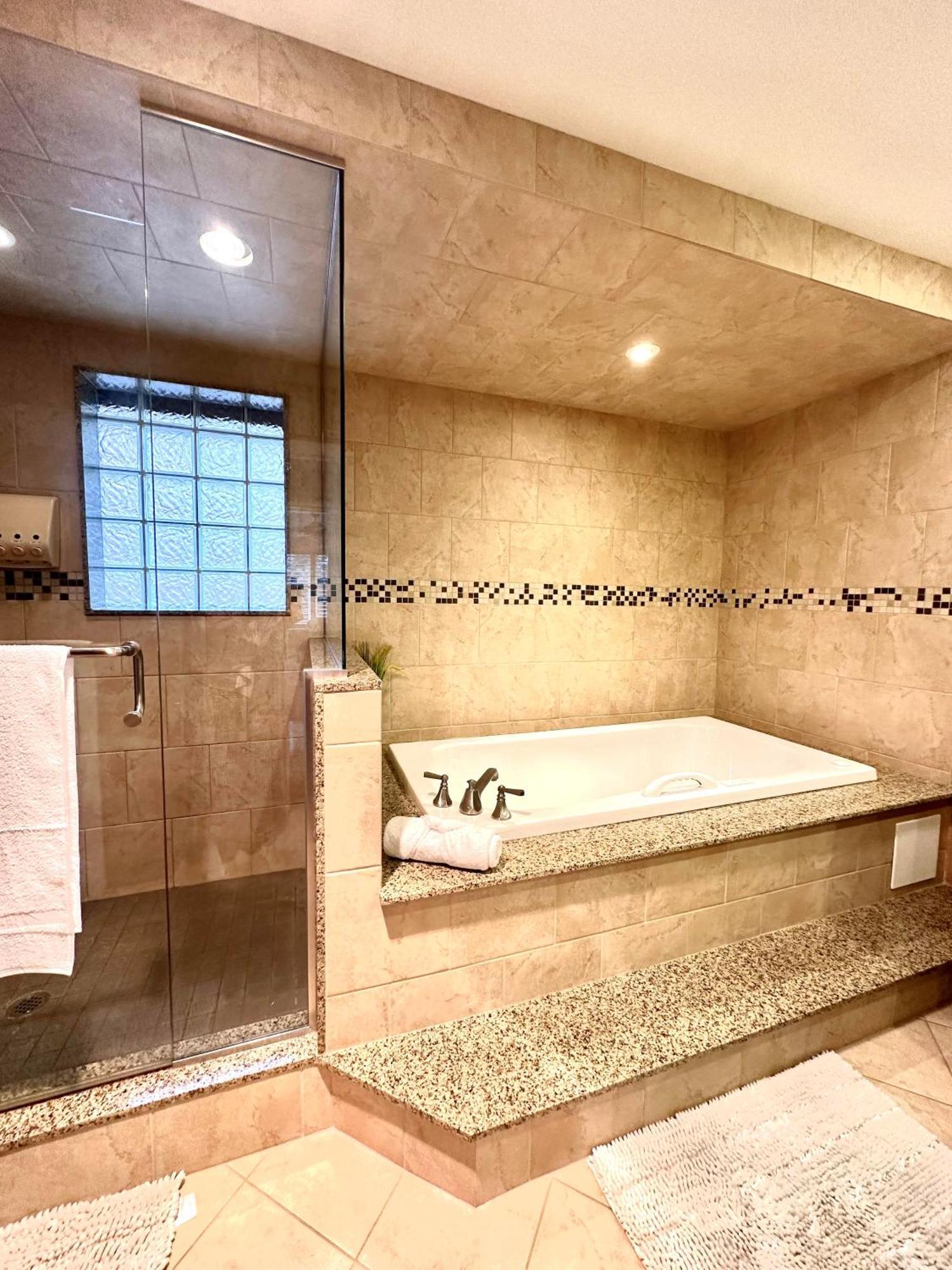 Guest house Quiet With Shared Bathroom Near Bayview York Mills *