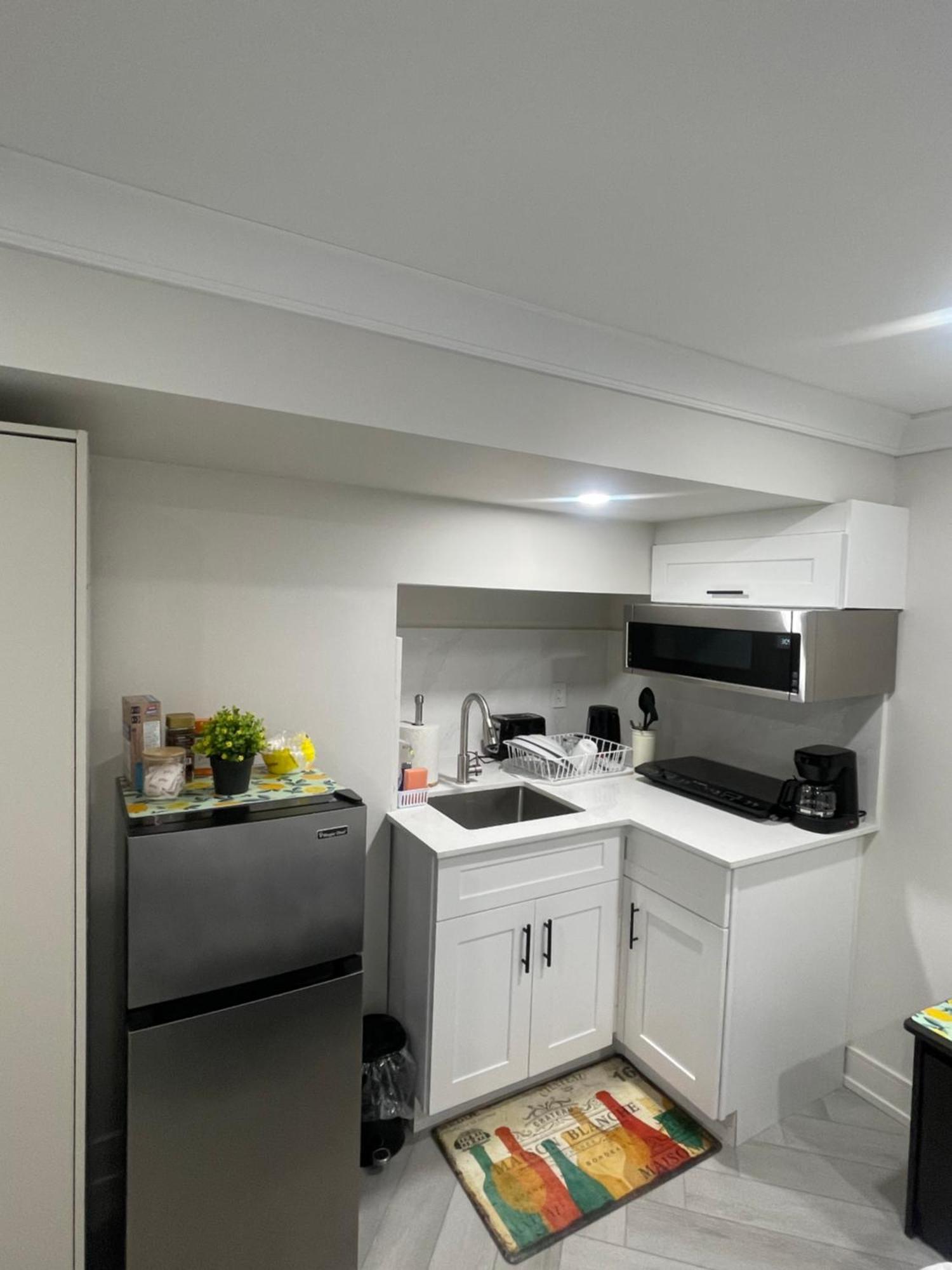 Privatunterkunft Cozy Basement With Free Parking In