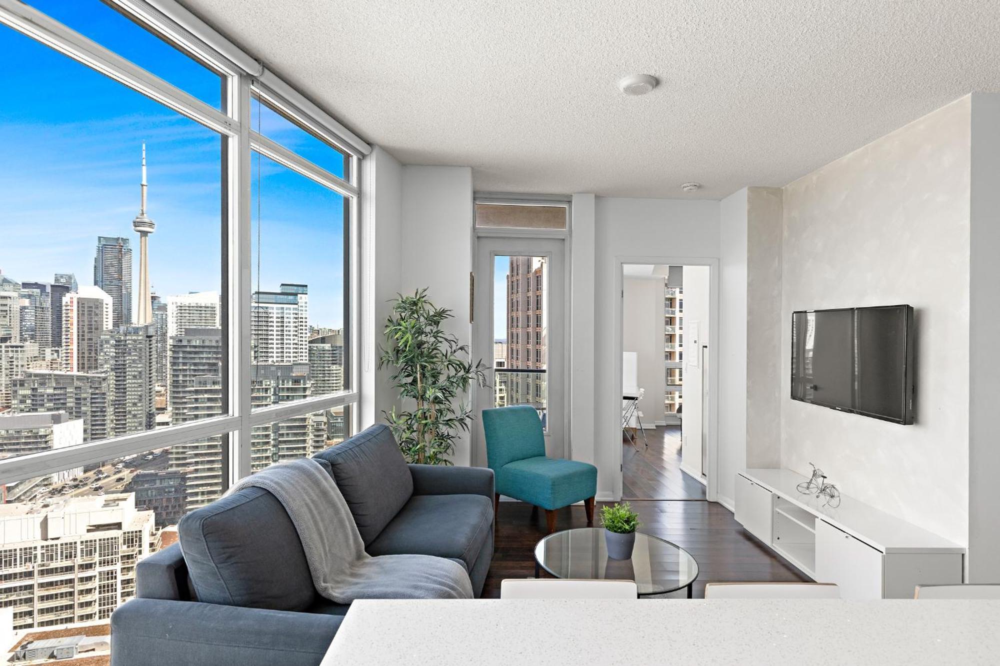 2 Bedroom With Amazing Views, Pool And Free Parking *