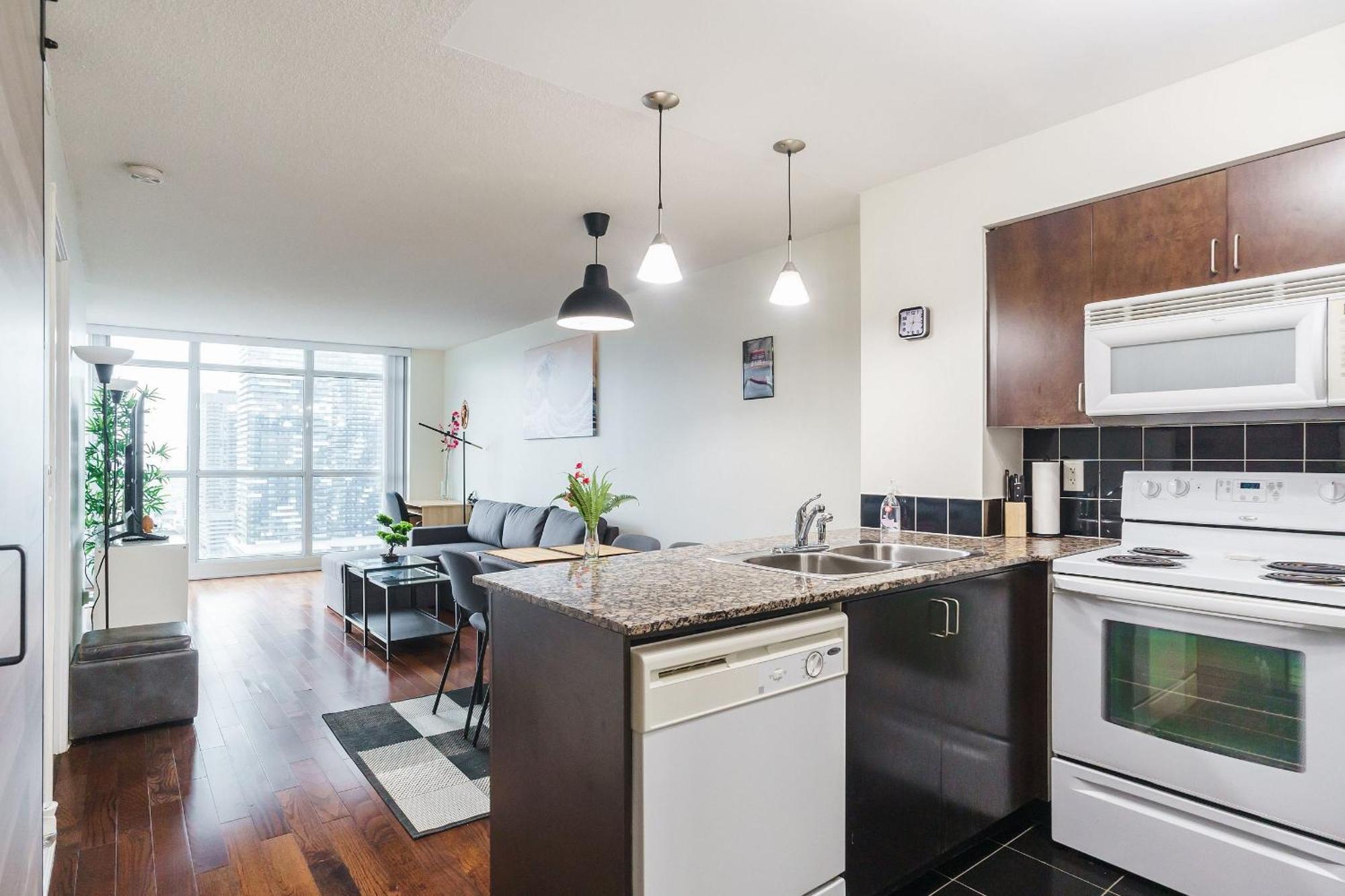 Lanterra Downtown Apartment Toronto