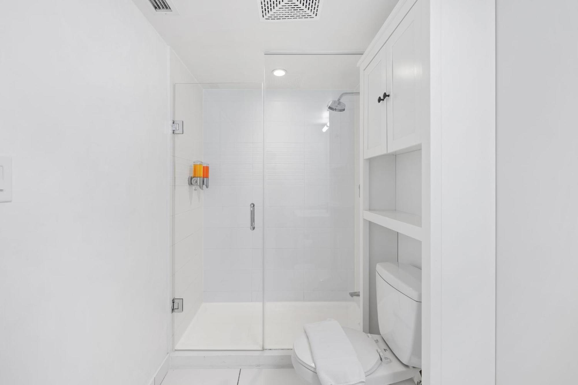 Gem Near The Rogers Centre & Attractions * Toronto