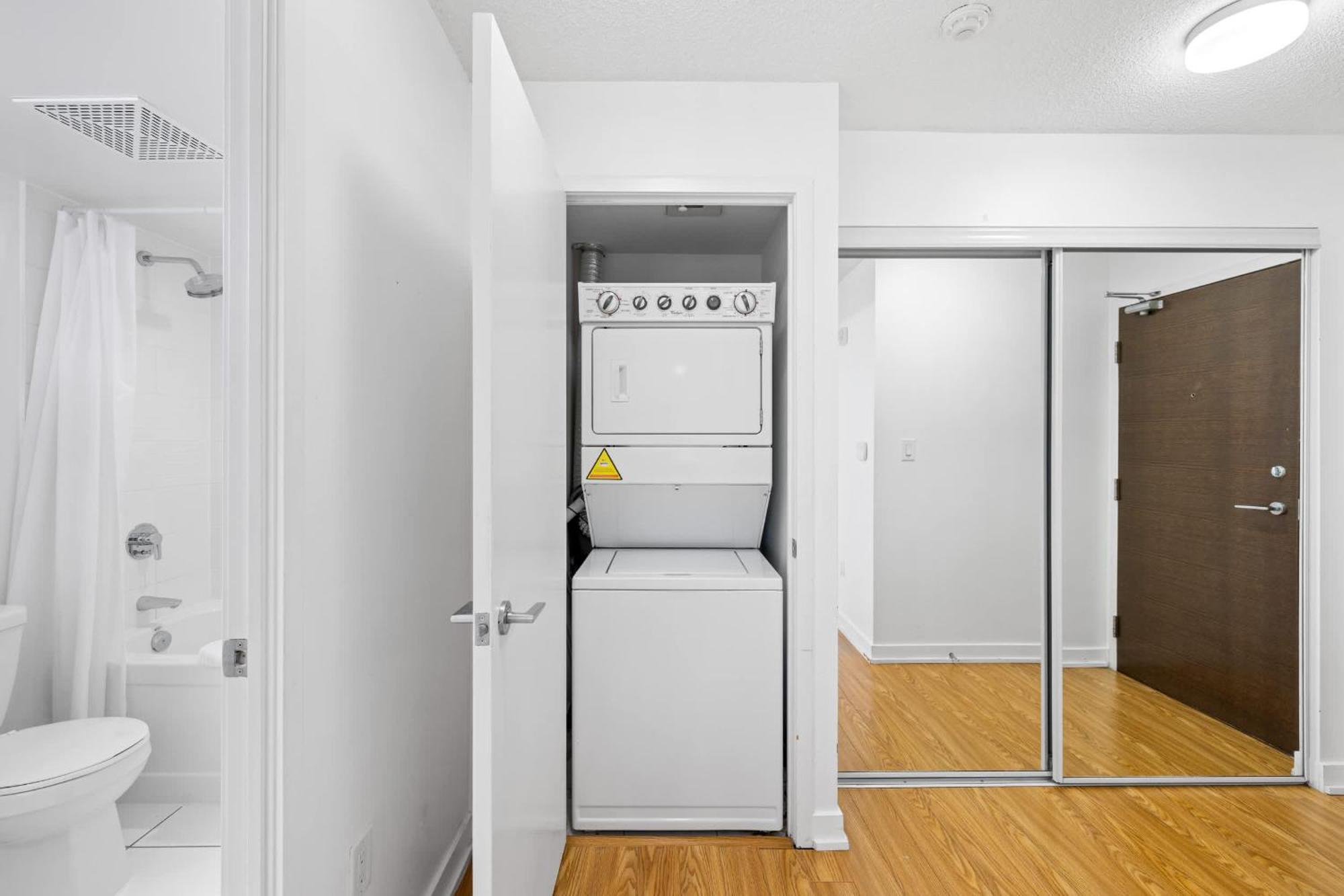 Gem Near The Rogers Centre & Attractions * Toronto