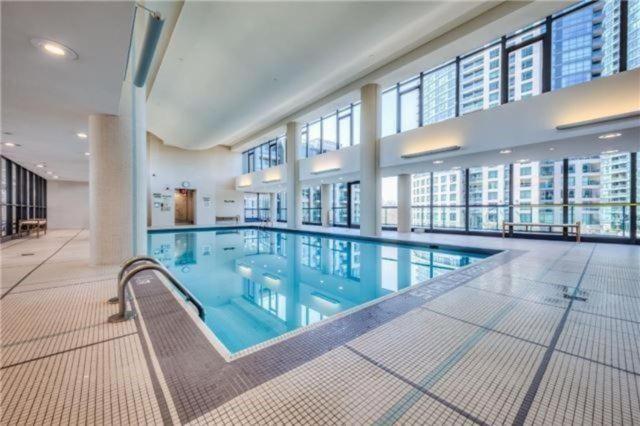 Cn Tower Luxe - Prime Downtown Location